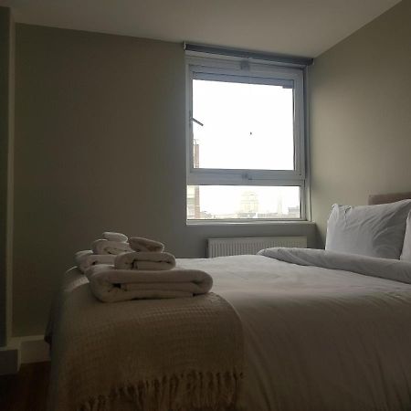 Beautiful 3-Bedroom Flat With Stunning Views Londra Exterior foto