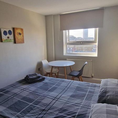Beautiful 3-Bedroom Flat With Stunning Views Londra Exterior foto